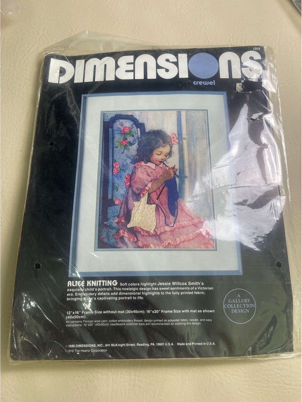 Dimension crewel kit Alice knitting 1312